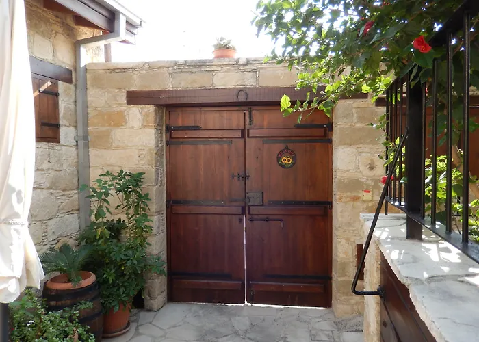 Niki'S House