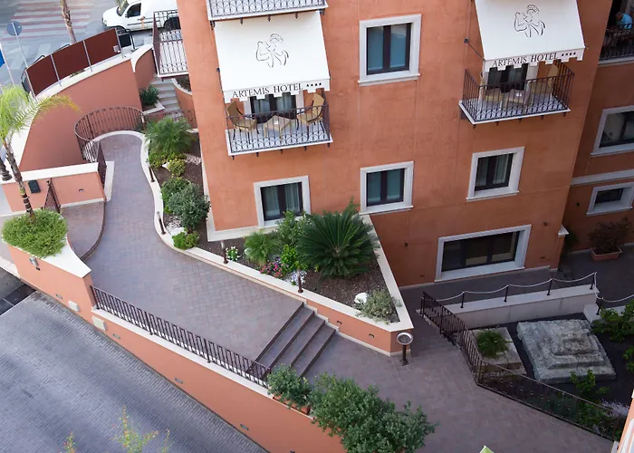 Artemis Hotel