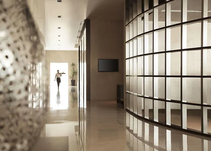 Courtyard By Marriott Kochi Airport