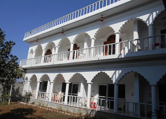 Hotel Isabel Palace