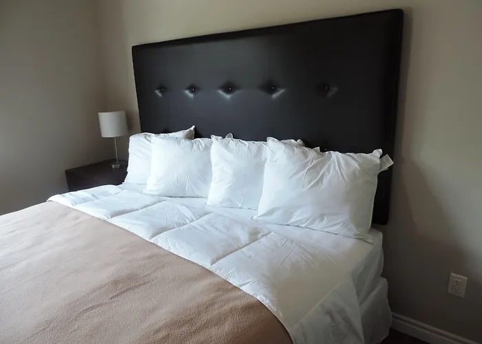 Wasaga Riverdocks Hotel Suites