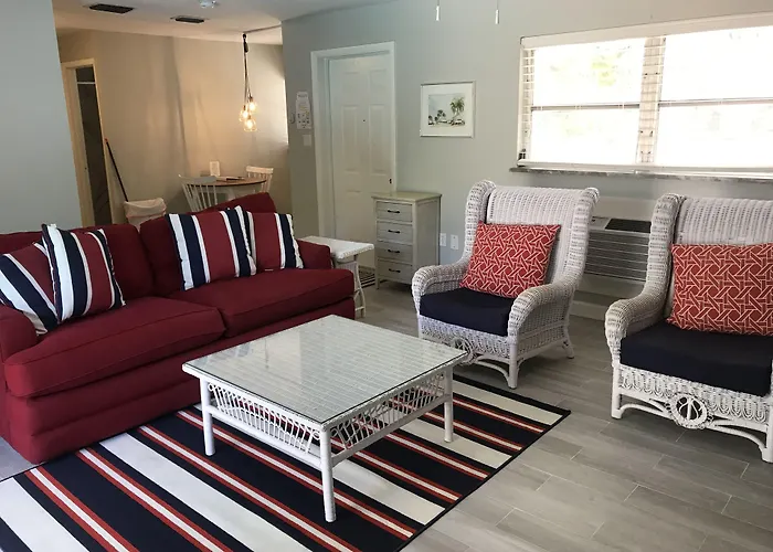 Sunshine Island Inn - Adults Only