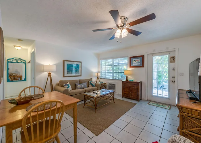 Tarpon Tale Inn