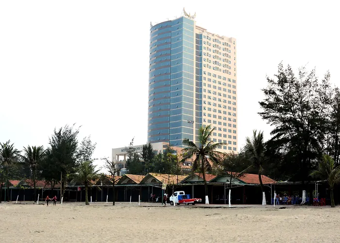 Muong Thanh Grand Cua Lo Hotel