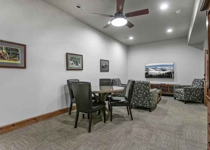 Silver Aspen - Five Bedroom Loft Luxury Townhome Hotel Room