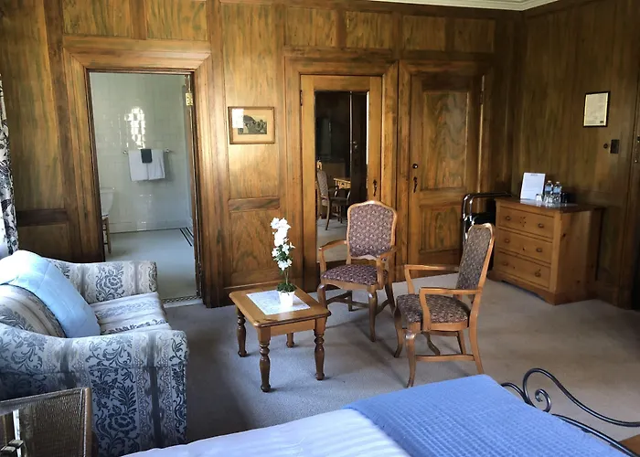 The Latch Inn