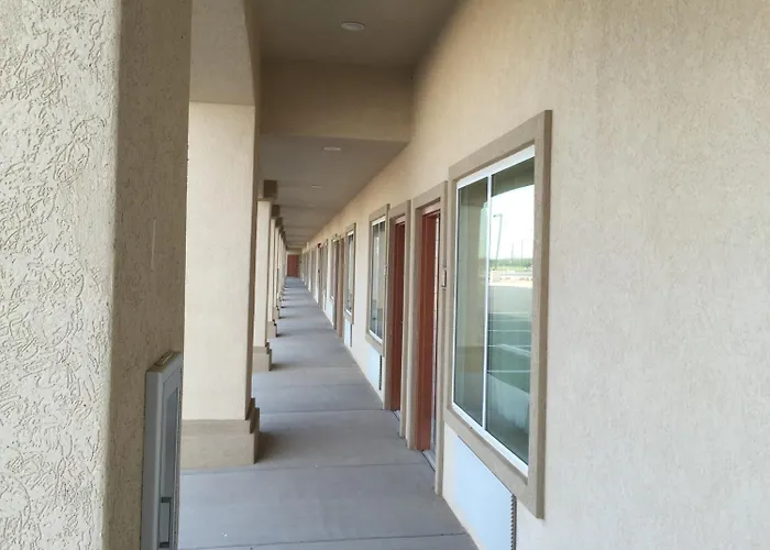 La Bonita Inn & Suites - Crane