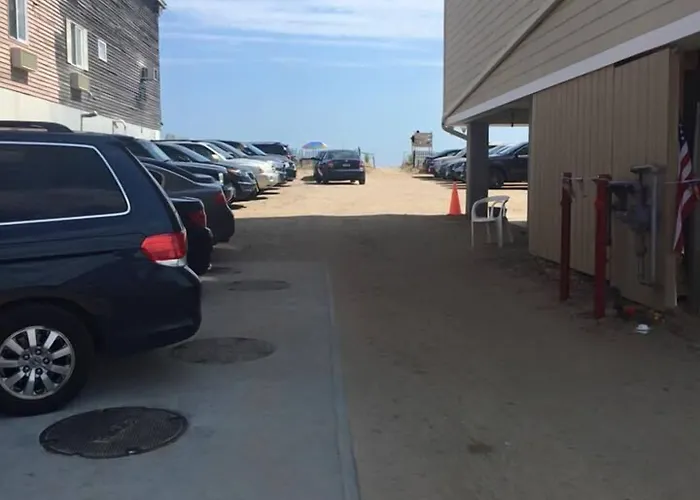 Misquamicut Beach Front Inn