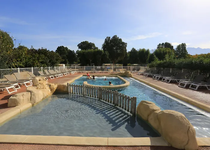 Camping La Pinède