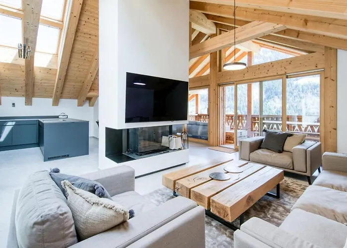 Montagnier B62, Indoor Pool And Spa