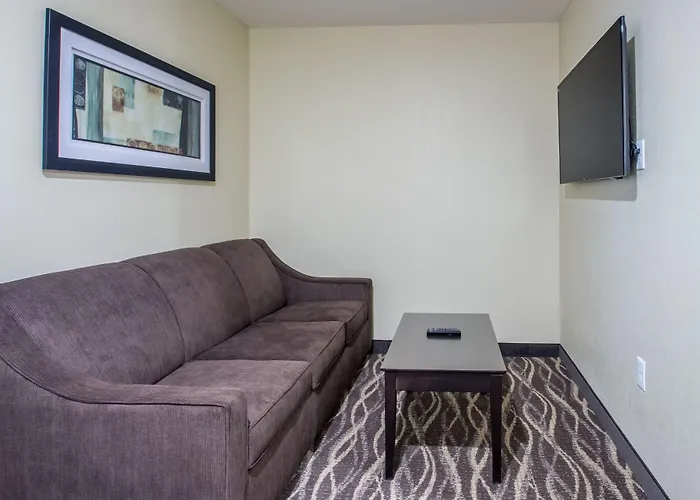 Creekstone Inn & Suites - St Marys