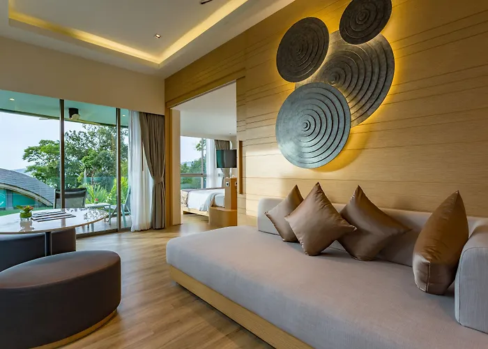 Crest Resort & Pool Villas