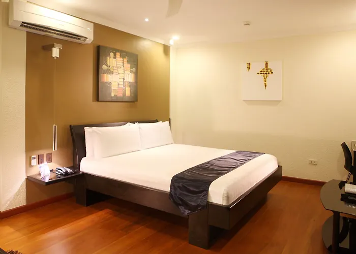 Queens Hotel Angeles City