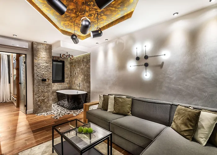 One Luxury Suites