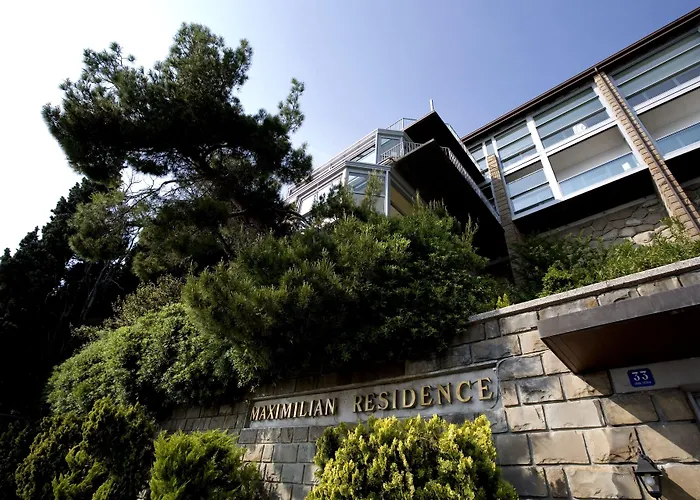 Maximilian Suites
