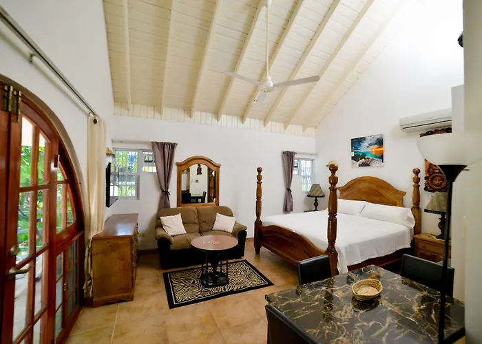 Beach House Condos, Negril