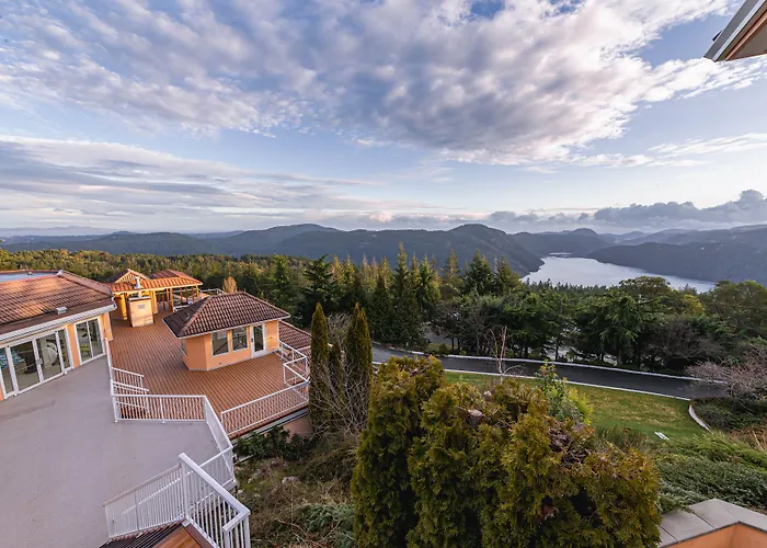 Villa Eyrie Resort
