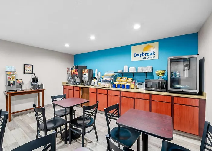 Days Inn By Wyndham Brunswick Bath Area