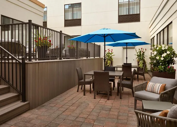 Courtyard By Marriott Ottawa Downtown