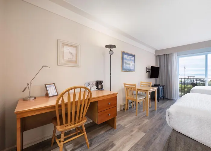 Sidney Waterfront Inn & Suites