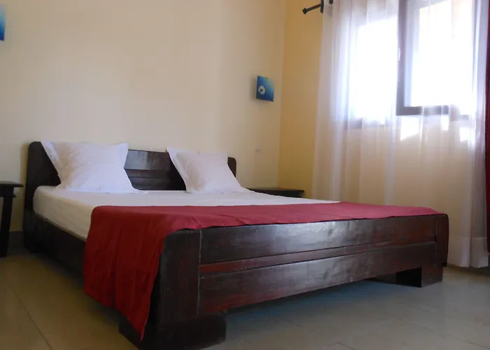 Saara Hotel