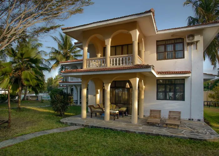 Bahari Dhow Beach Villas