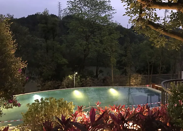 Yangshuo Li River Resort