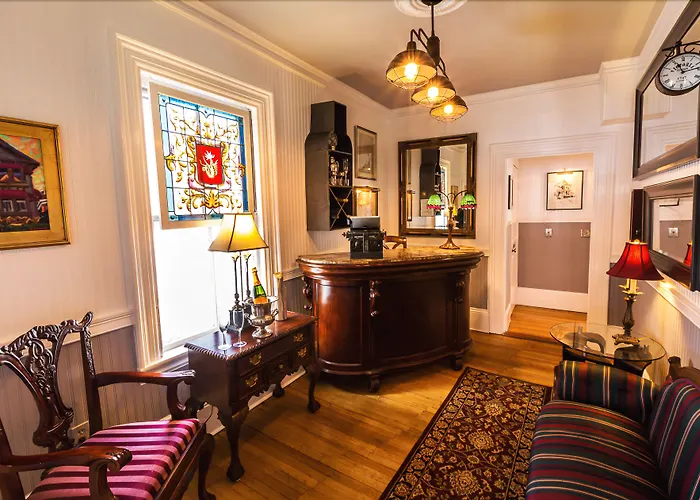 Queen Vic Guest House (Adults Only)