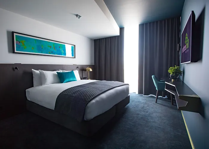 Eatons Hill Hotel