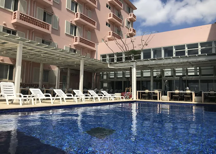 Hot Cross Point Santa Monica