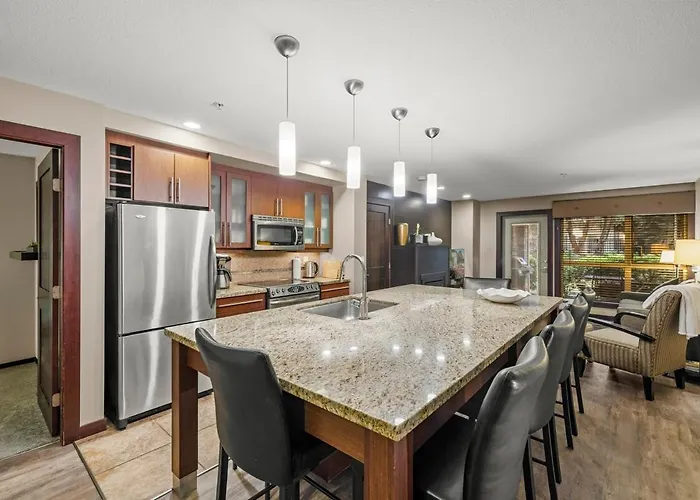 Stylish Family Condo At Beachfront Resort