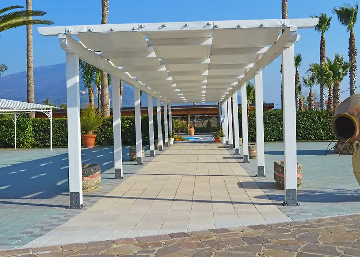 Perla Hotel & Garden