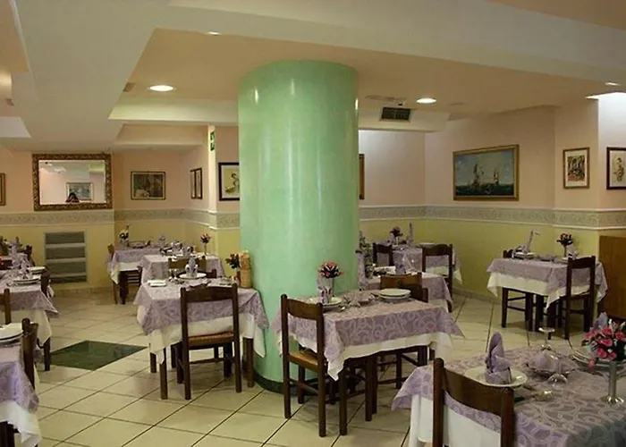 Hotel Monica