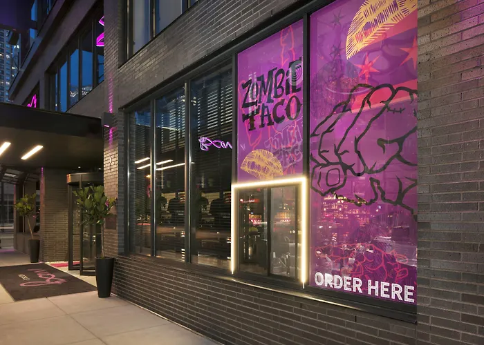 Moxy Chicago Downtown