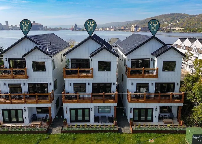 Park Point Getaway | Harbor View Sauna | 723-3