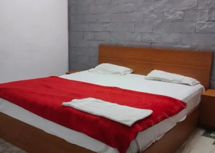 Trilok Inn