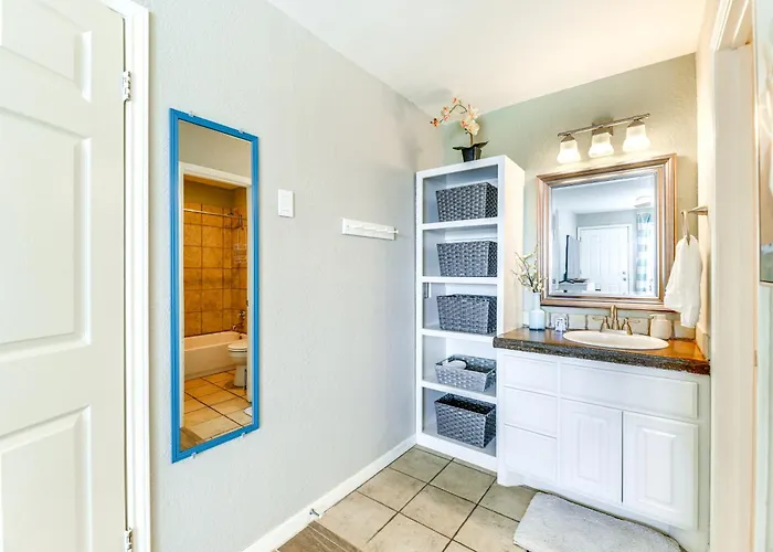Balcony, Pool & Beach Access: Port Aransas Condo!