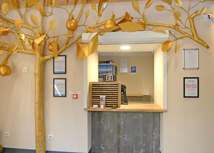 Logis Hotel Yseria - Historical Center