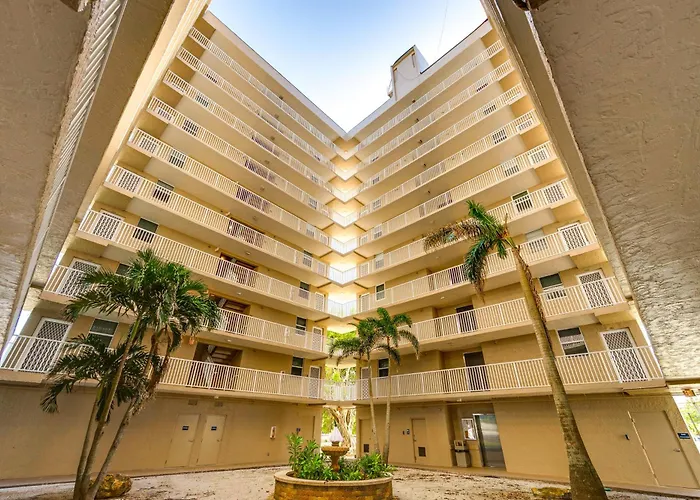 Walk To Bonita Beach: Top-Floor Condo W/ Views