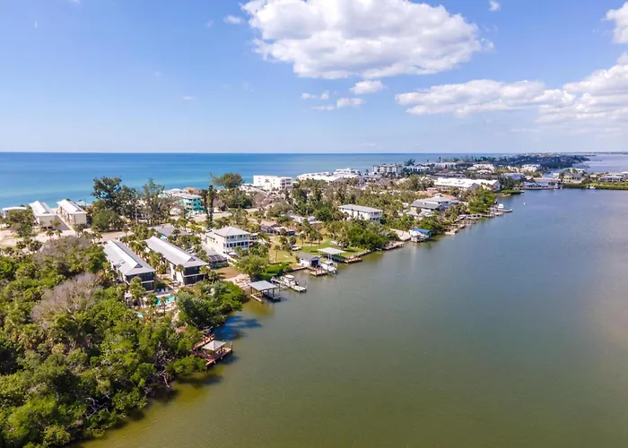 Sunburst Haven - Dock, Pool & Gulf Sands