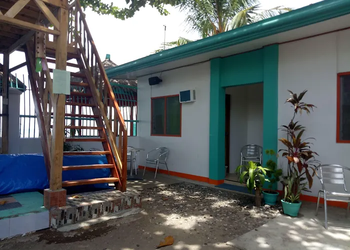 Smallfry'S Beach Resort