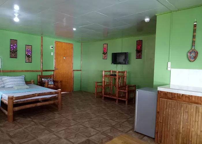 Smallfry'S Beach Resort