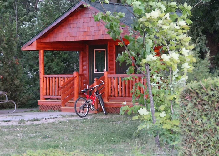 Mackinac Lake Trail Motel