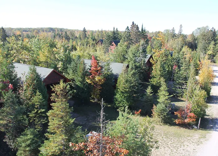 Mackinac Lake Trail Motel