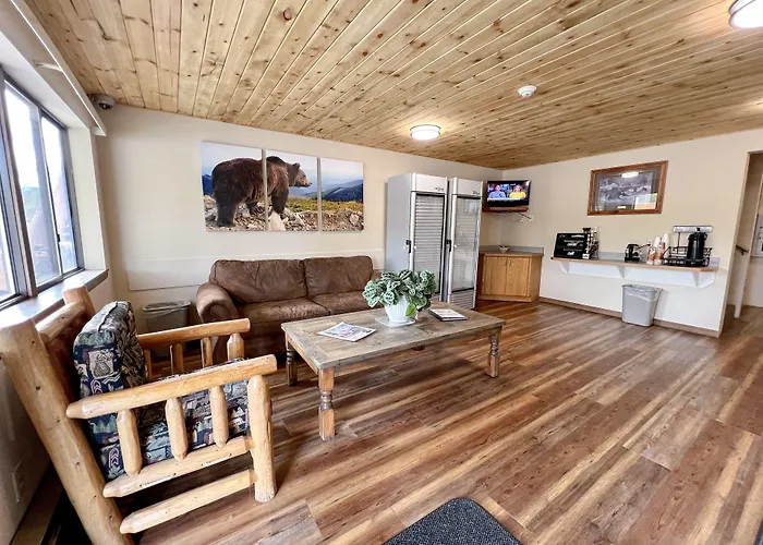 Beartooth Hideaway Inn & Cabins