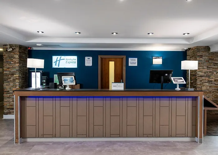 Holiday Inn Express Edinburgh Airport By Ihg