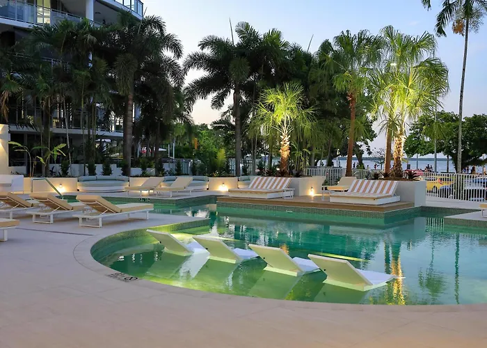Doubletree By Hilton Cairns