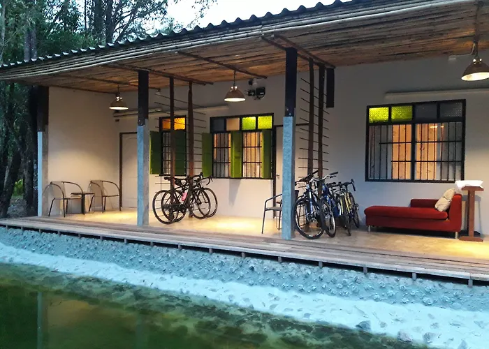 Baan Hotelier Resort