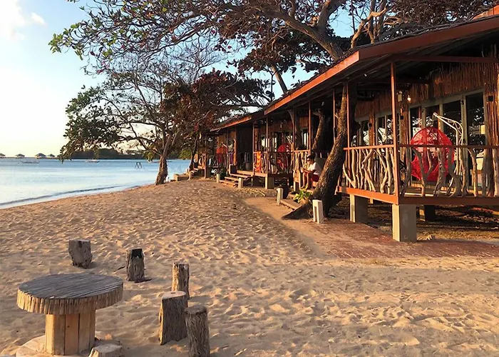 Crusoe Cabins Casobe