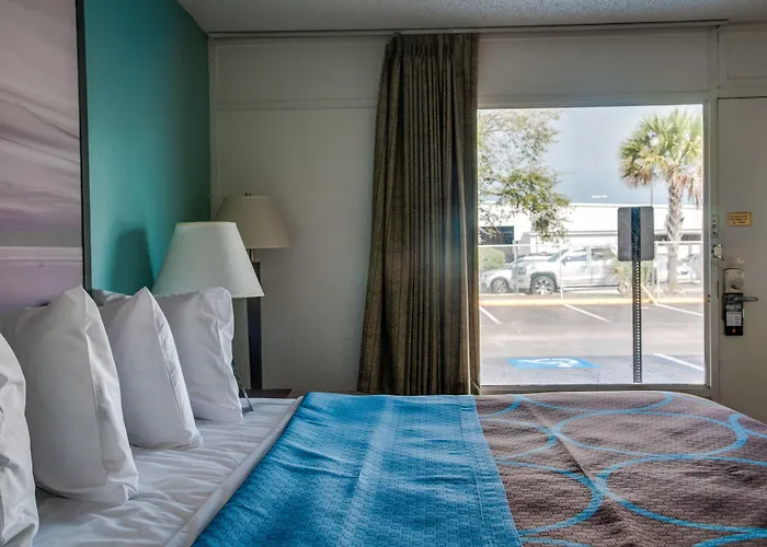 Super 8 By Wyndham St. Petersburg